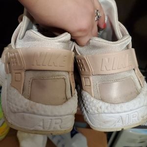 Nike Shoes - Womens Nike Huarache Nike Shoes - Womens Nike Huarache